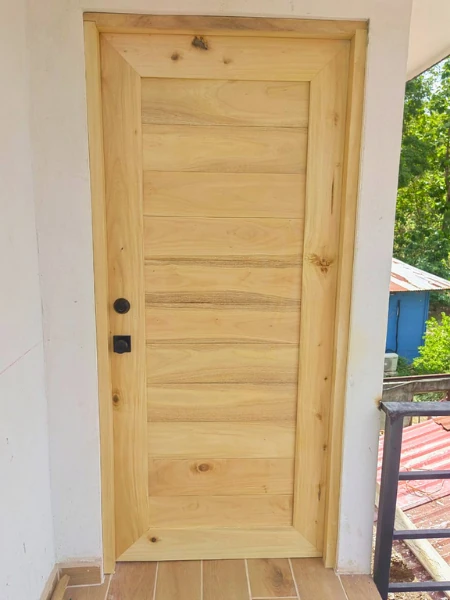 Puerta de madera