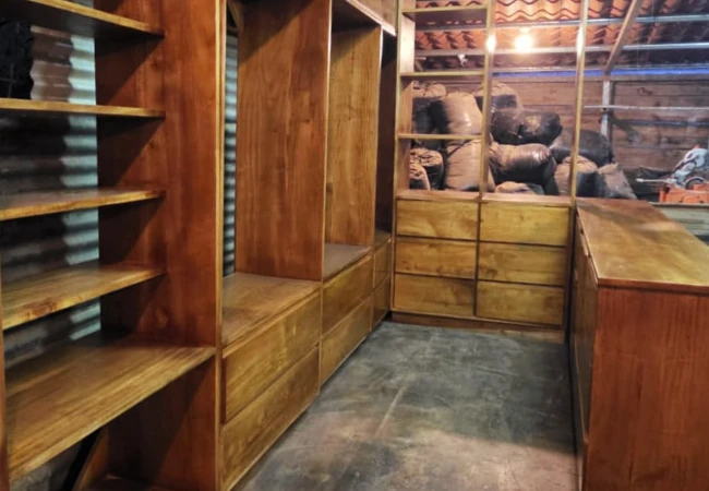 Walking Closet